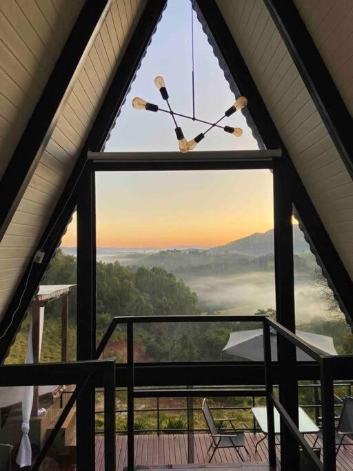 Cabana Raizes: A-Frame Com Vista Para As Montanhas Villa Baependi Exterior photo